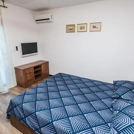 Tina 4 Stars Apartment Poreč