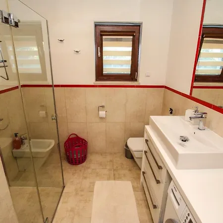 Tina 4 Stars ポレッチ