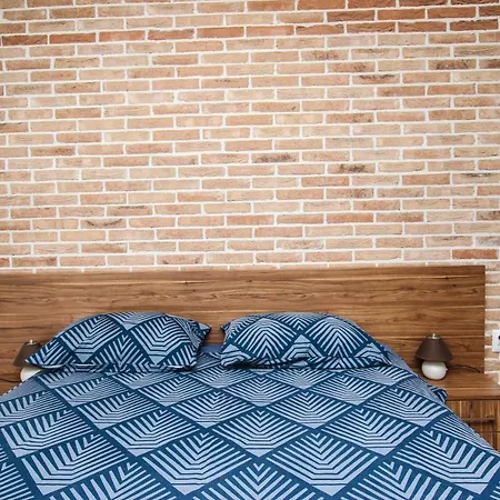 アパート Tina 4 Stars ポレッチ